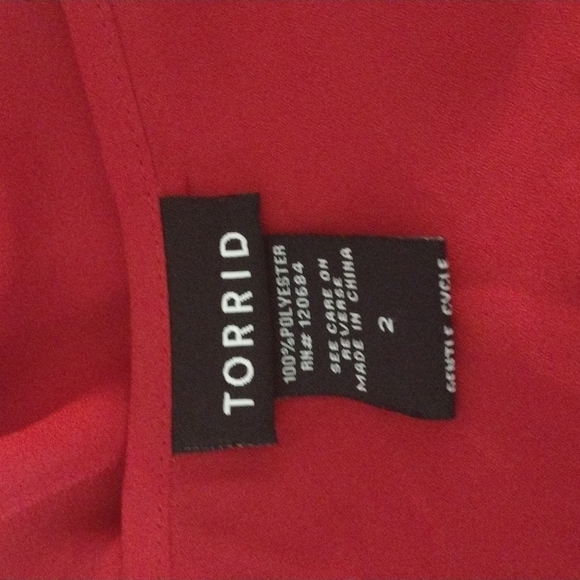Torrid Red Sheer Shell EUC - Picture 4 of 4